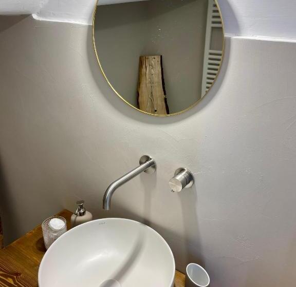 اتاق لوکس با بالکن و چشمانداز دریا, Villa Morea & Rooms In Procida