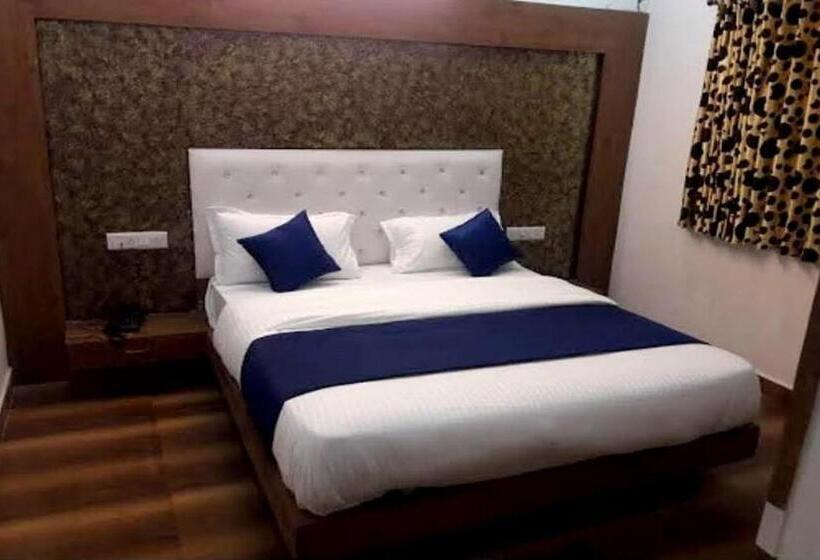 Deluxe Rum, Galaxy Inn