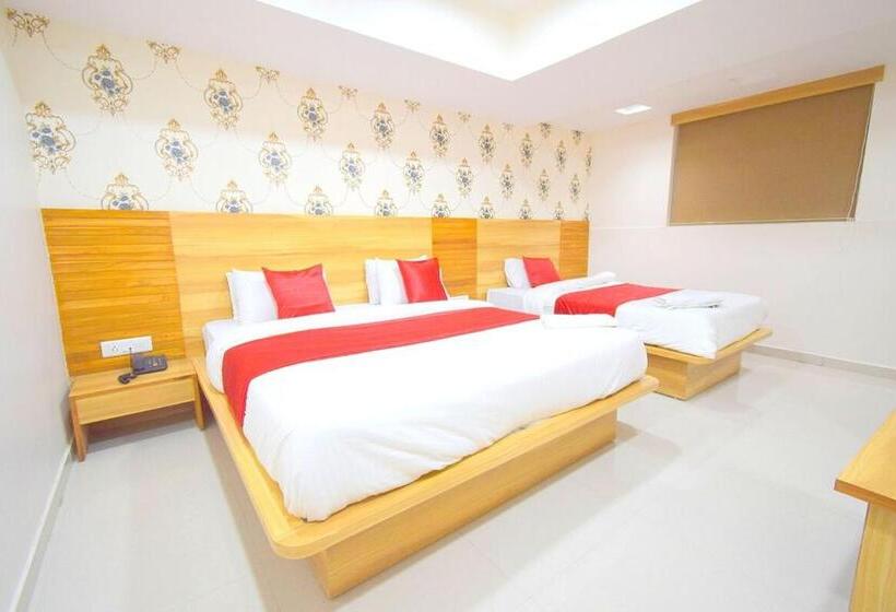 Deluxe Rum, Galaxy Inn