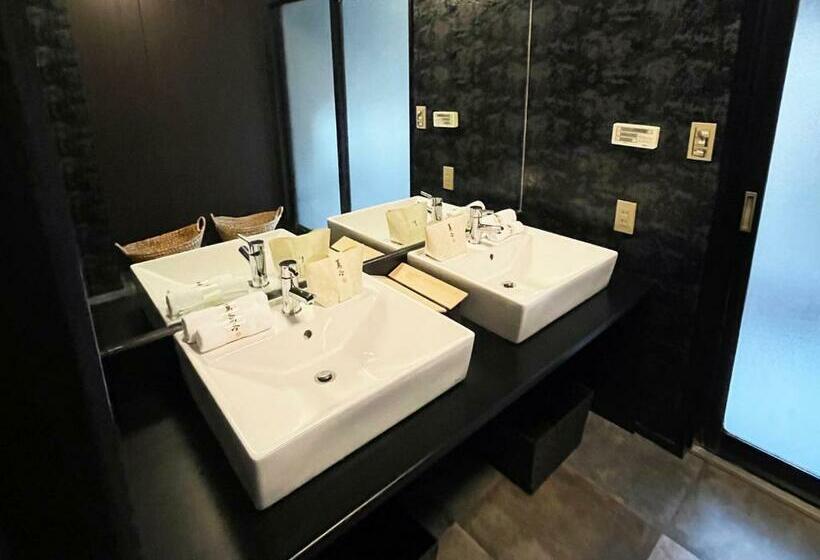 Номер Стандарт, 京よろず