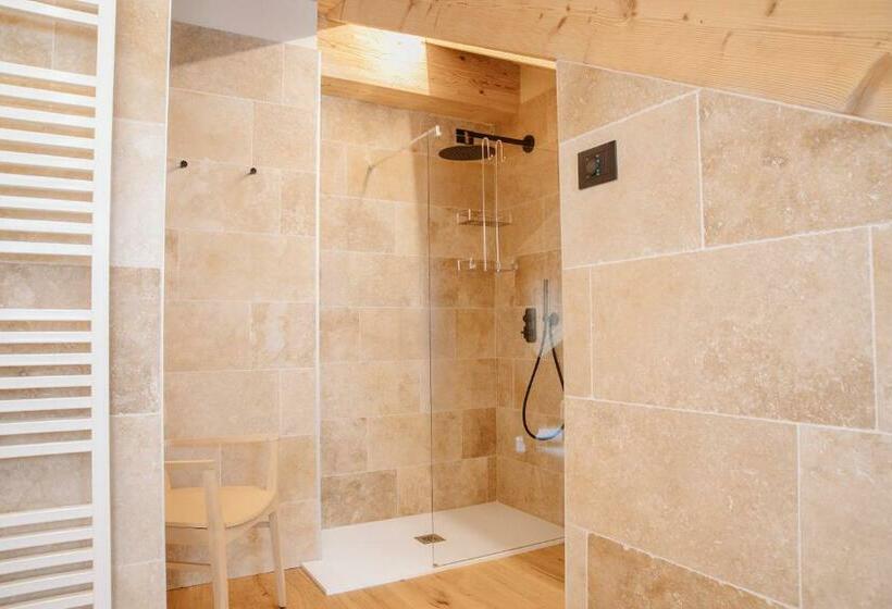 غرفة سوبيريور, Ca Lisel