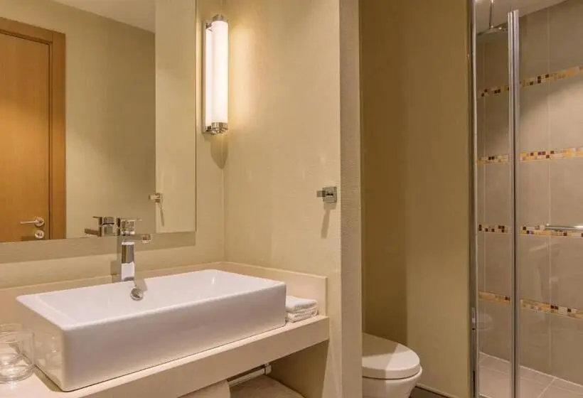اتاق استاندارد با 2 تخت دوبل, Four Points By Sheraton Ikot Ekpene