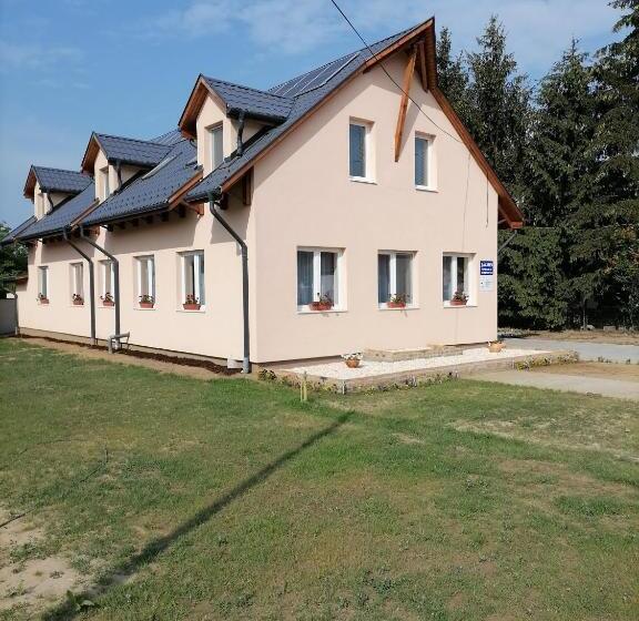 Апартаменты 1 Спальня, Jázmin Vendégház