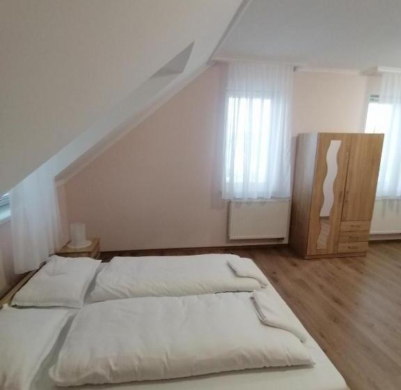 Апартаменты 1 Спальня, Jázmin Vendégház