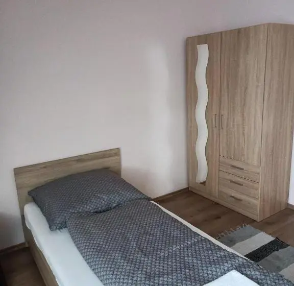Standard Yhden Hengen Huone, Jázmin Vendégház
