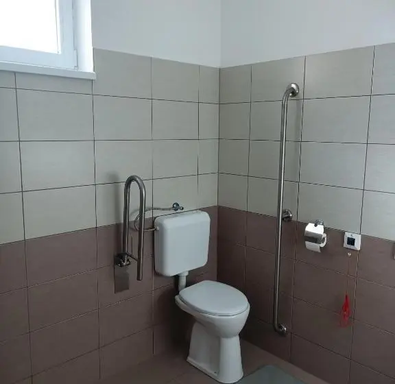 Standard-invahuone, Jázmin Vendégház
