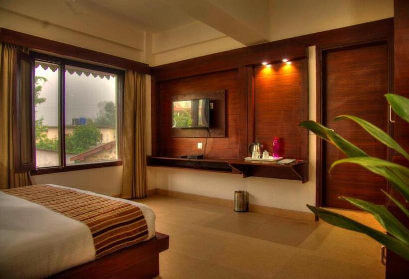 デラックスルーム, Goroomgo Luxury Palm Bhimtal   Luxury Room   Excellent Customer Service   Best Seller