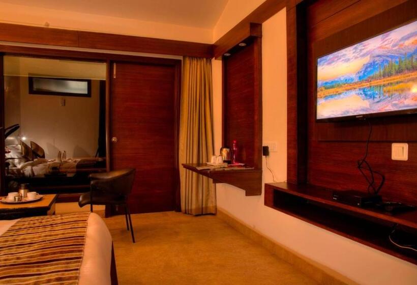 スーペリアールーム, Goroomgo Luxury Palm Bhimtal   Luxury Room   Excellent Customer Service   Best Seller