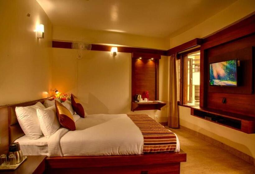 اتاق سوپریور, Goroomgo Luxury Palm Bhimtal   Luxury Room   Excellent Customer Service   Best Seller