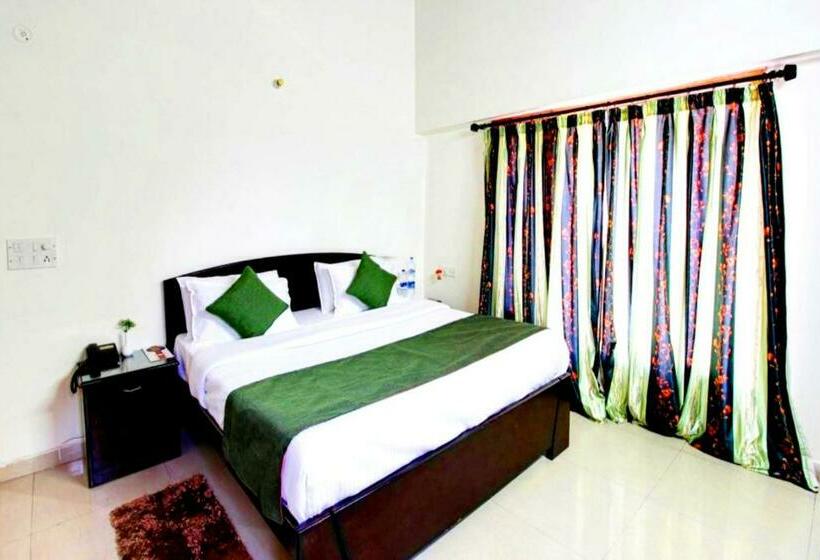 デラックスルーム, Goroomgo Luxury Palm Bhimtal   Luxury Room   Excellent Customer Service   Best Seller