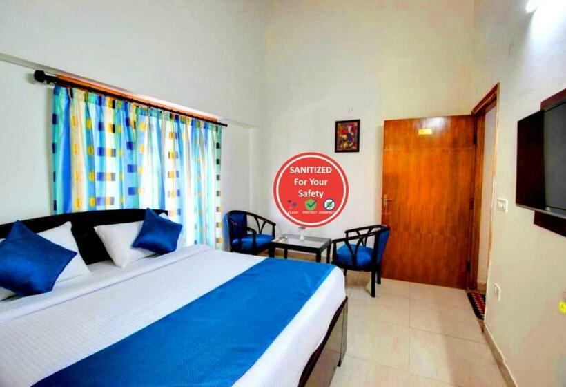デラックスルーム, Goroomgo Luxury Palm Bhimtal   Luxury Room   Excellent Customer Service   Best Seller