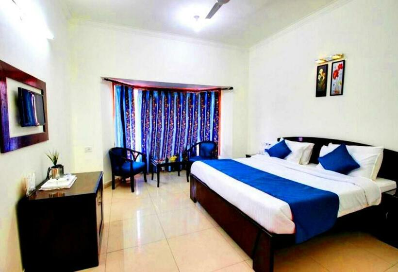 デラックスルーム, Goroomgo Luxury Palm Bhimtal   Luxury Room   Excellent Customer Service   Best Seller