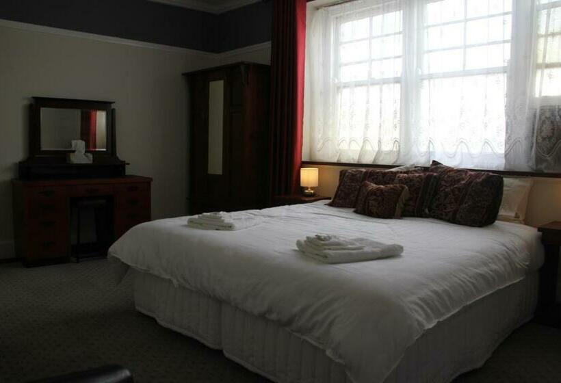 חדר משפחתי, The Woomelang