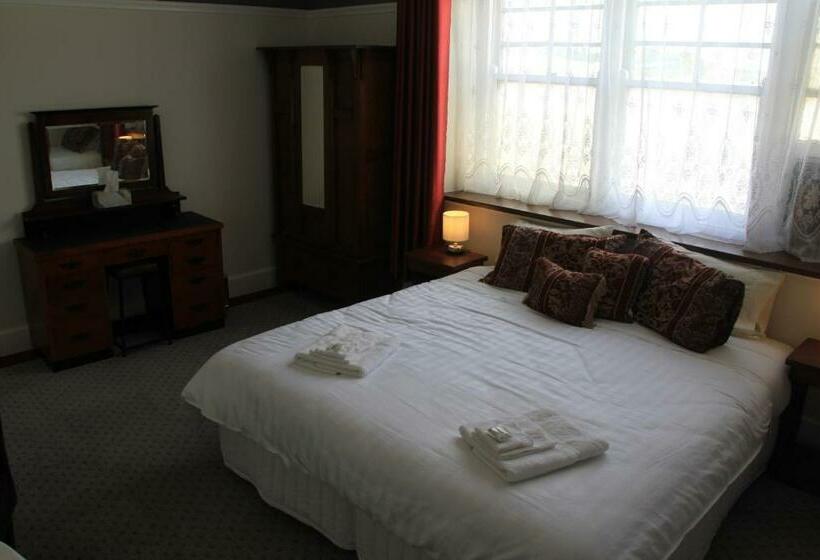 חדר משפחתי, The Woomelang