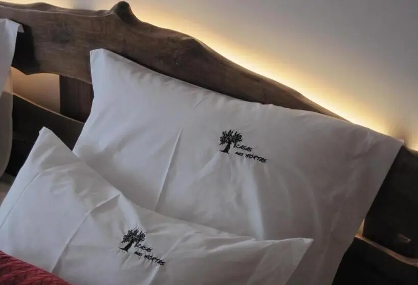 Perhehuone, Casas Nas Hortas
