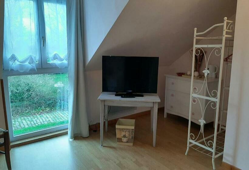 Номер Стандарт Вид на Сад, Ferme Des Capucines