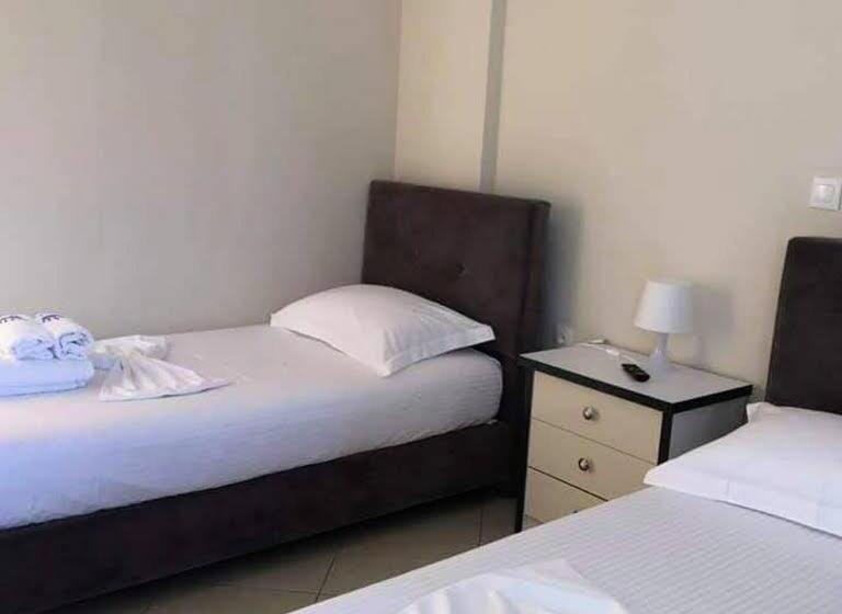 Deluxe Suite, Himara Royal