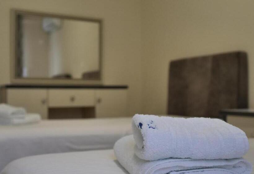 Deluxe Suite, Himara Royal