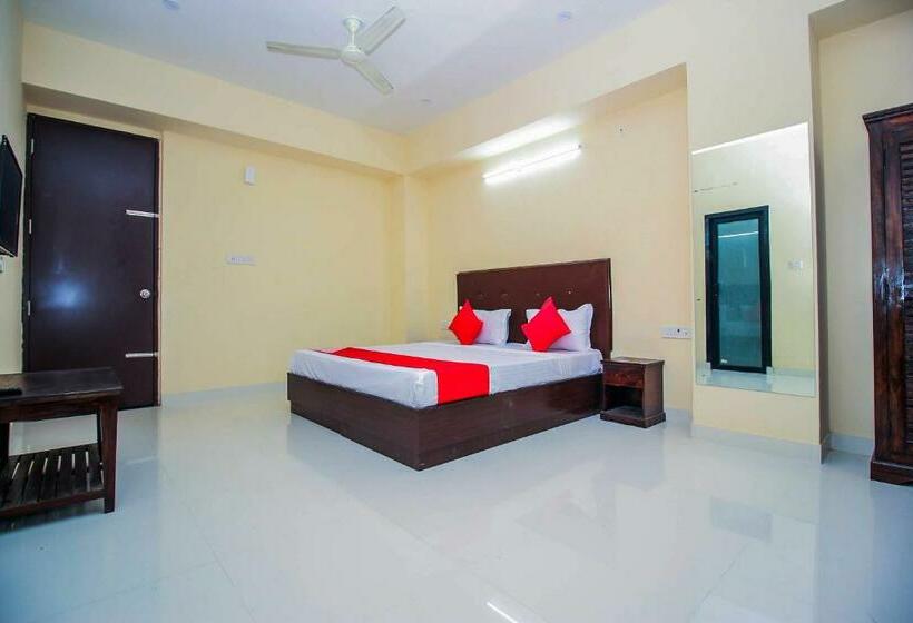 트리플 클래식 룸, Super Oyo Urban Ville