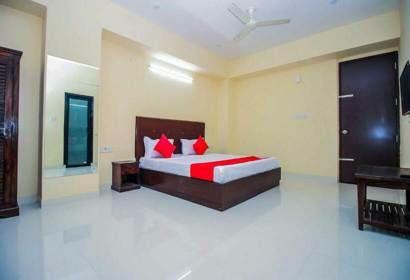 디럭스 트리플 룸, Super Oyo Urban Ville