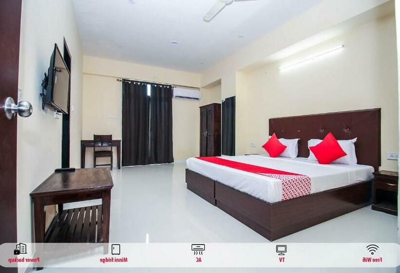 디럭스 트리플 룸, Super Oyo Urban Ville