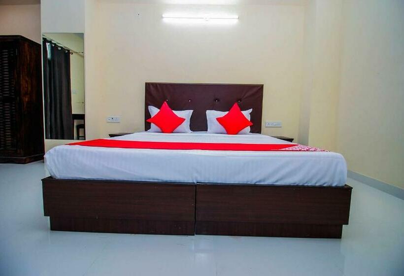 디럭스 트리플 룸, Super Oyo Urban Ville