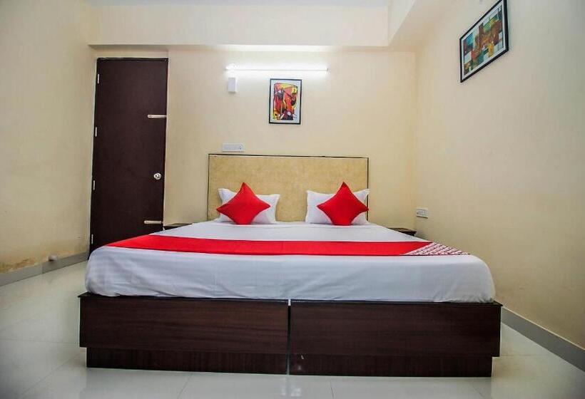 디럭스 트리플 룸, Super Oyo Urban Ville