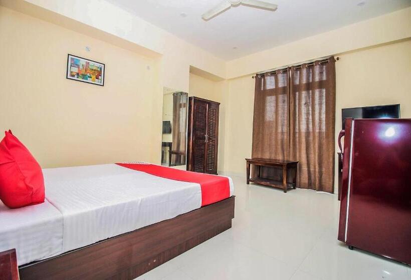 디럭스 트리플 룸, Super Oyo Urban Ville