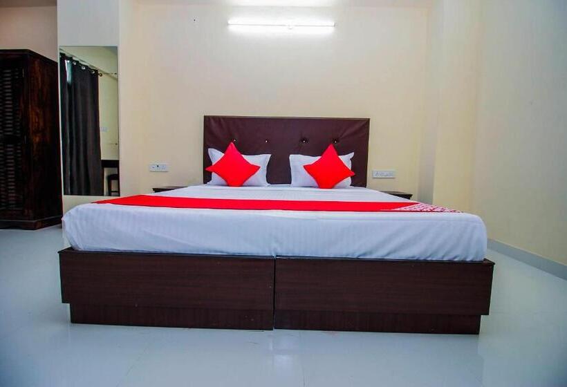 디럭스 트리플 룸, Super Oyo Urban Ville