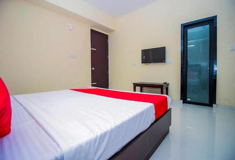 디럭스 트리플 룸, Super Oyo Urban Ville