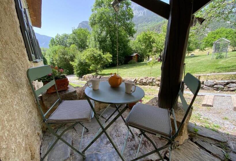 جناح, Maison D’hôtes Les Méans