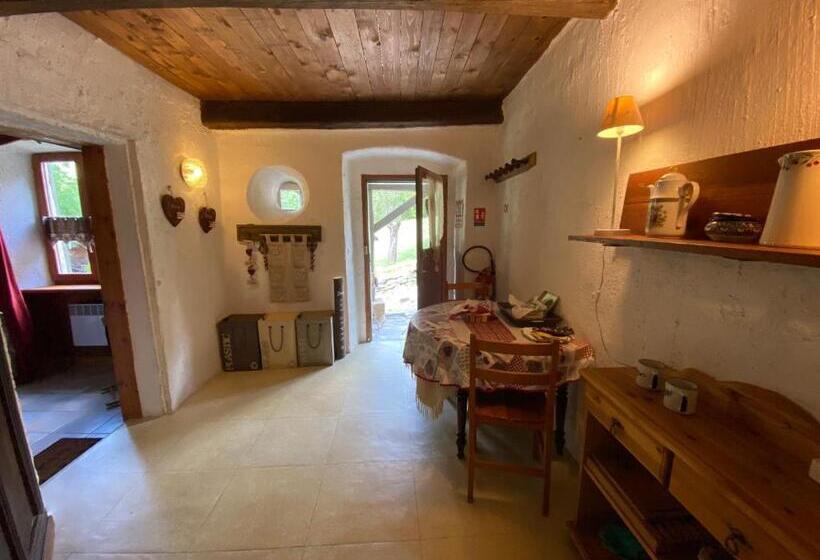 스위트, Maison D’hôtes Les Méans