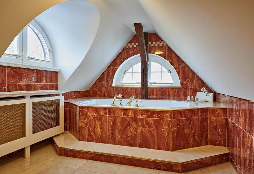 高级套房, Bernsteinschloss