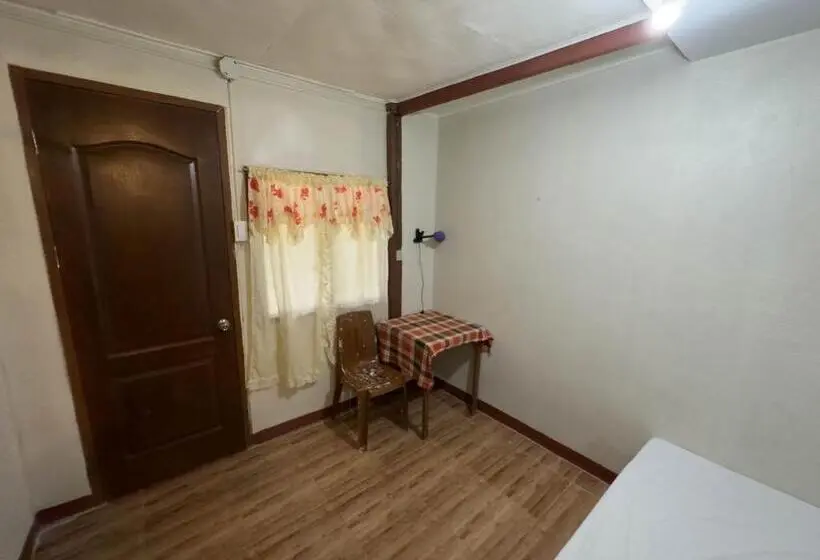 Economy-huone, Darpins Guesthouse