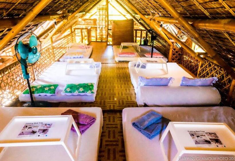 تختخواب در اتاق مشترک, Darpins Guesthouse