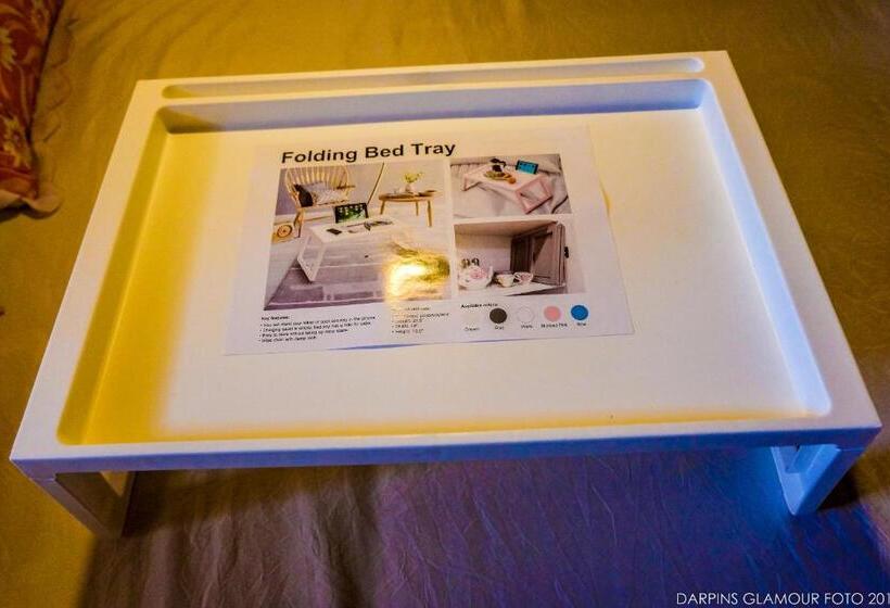 تختخواب در اتاق مشترک, Darpins Guesthouse