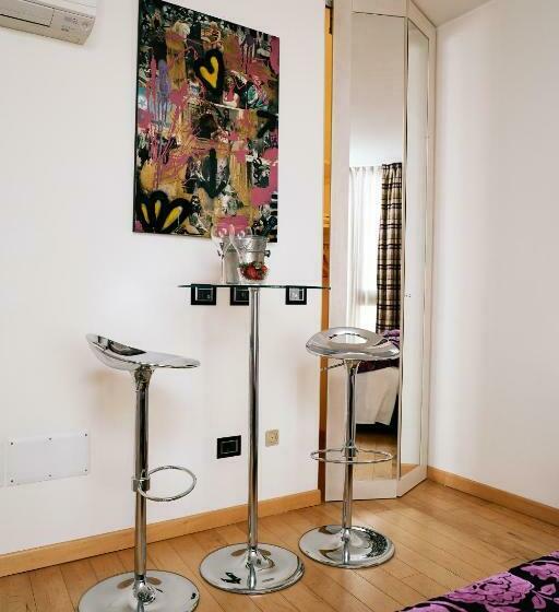 스탠다드 룸, Ad Sidera