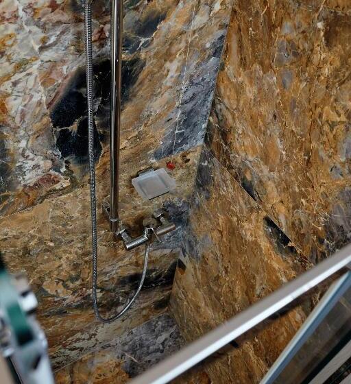 스탠다드 룸, Ad Sidera