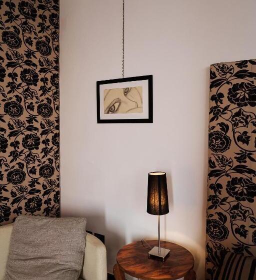 스탠다드 내측 룸, Ad Sidera