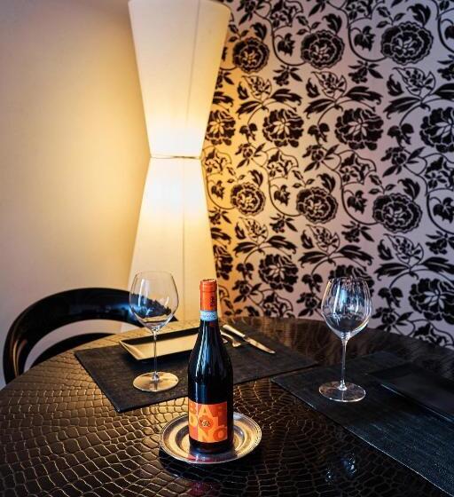 스탠다드 내측 룸, Ad Sidera