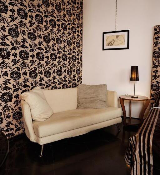 스탠다드 내측 룸, Ad Sidera