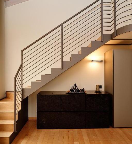 스탠다드 룸 킹사이즈 침대, Ad Sidera