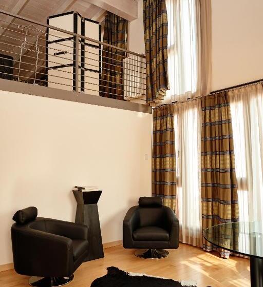 스탠다드 룸 킹사이즈 침대, Ad Sidera