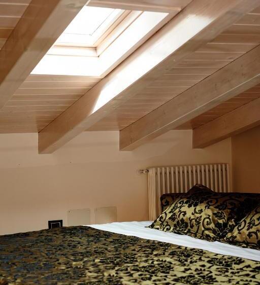 스탠다드 룸 킹사이즈 침대, Ad Sidera