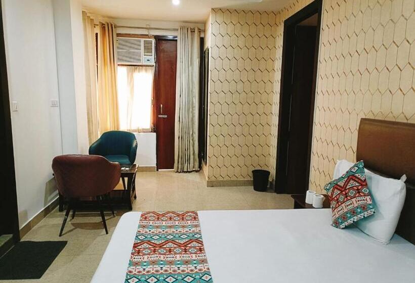 Номер Deluxe Кровать Кинг, Le Mount Plaza Near Igi Airport