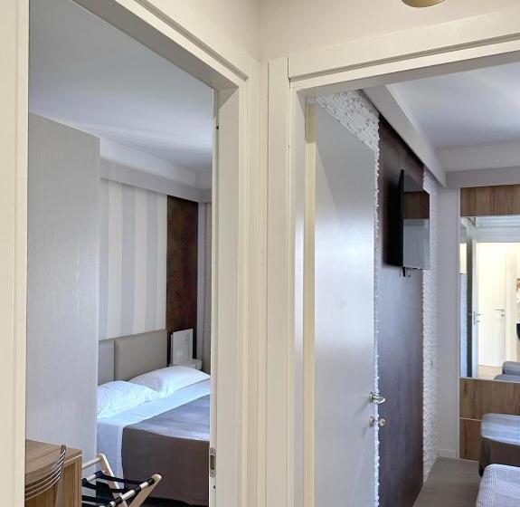 Четырехместный Номер Стандарт, La Residenza Di Opera Arte