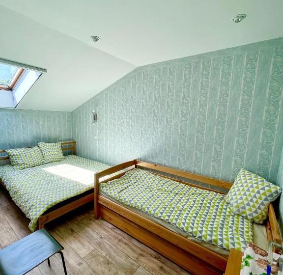 اتاق استاندارد سه نفره, Lindaga