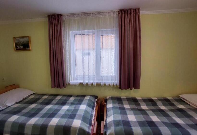 اتاق استاندارد سه نفره, Rahat Guesthouse