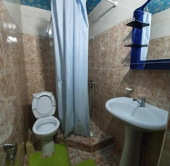 اتاق استاندارد سه نفره, Rahat Guesthouse