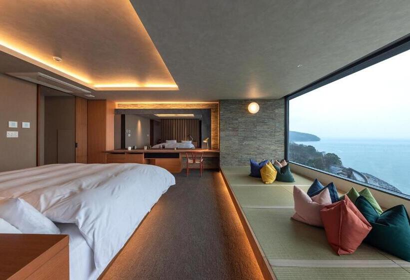 Люкс Кровать Кинг, Tara Dakeonsen Kanigoten